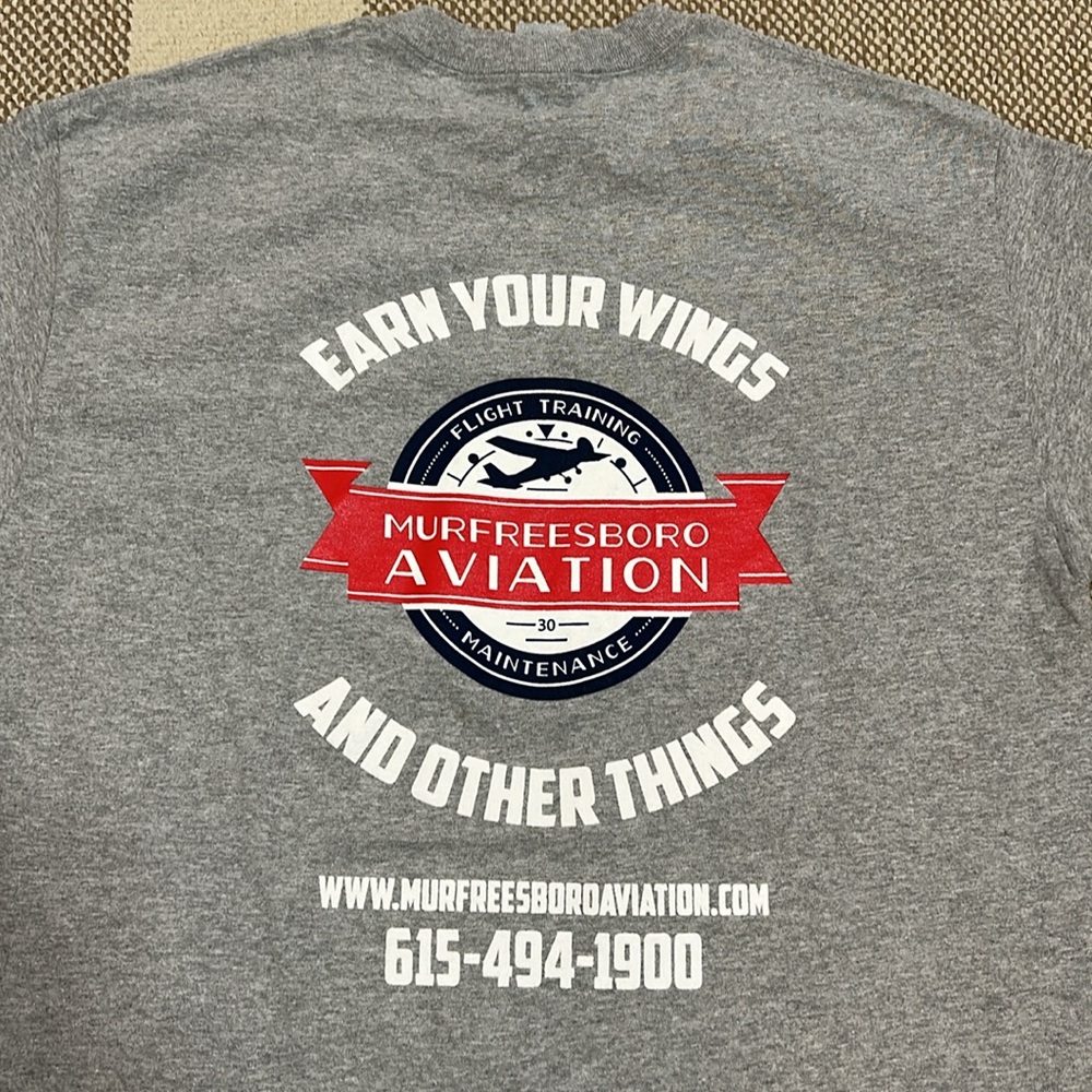 NWOT Murfreesboro Aviation Flight Training Gray T-shirt, Size medium